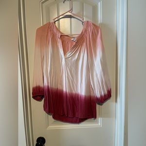 Women's Crown & Ivy Pink Ombre V Neck Puff Sleeve Shirt Size M